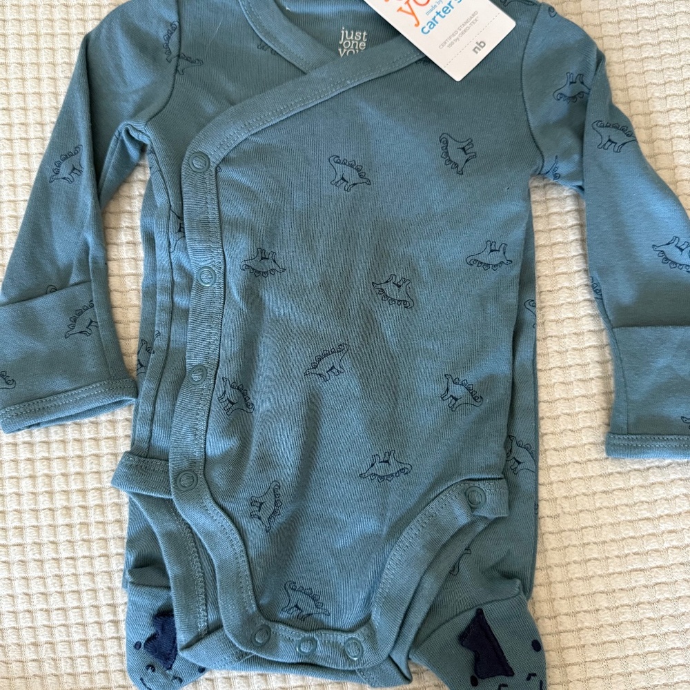 Carters Infant Dinosaur Outfit. L/S onesie, hat, footed pants -NB - NWT - Blue